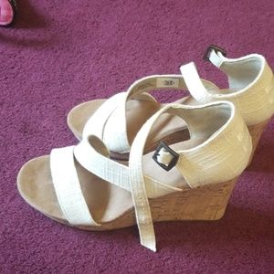 Tom's women's sandals size 7